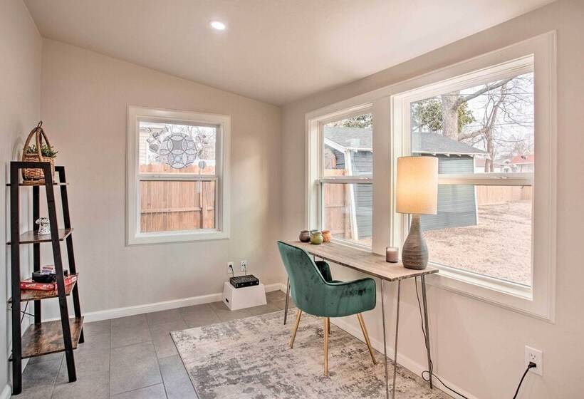 Charming Downtown Home W/ Updated Interior!