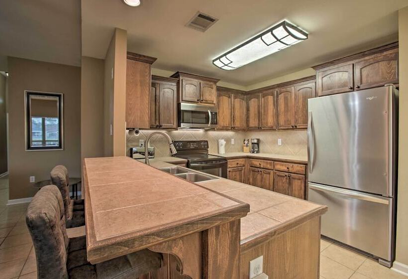 Charming Louisiana Home   21 Mi To Lsu!