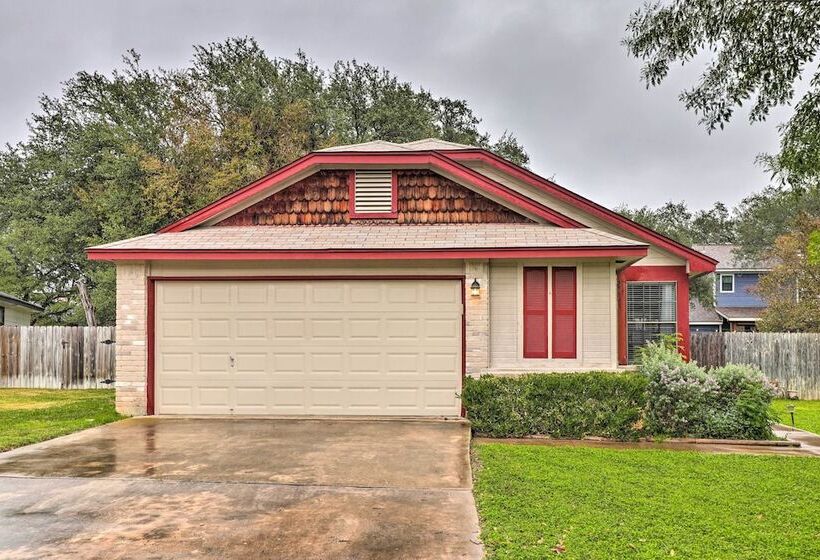 Cozy Austin Area Home W/ Yard, 20 Mi To Dtwn!