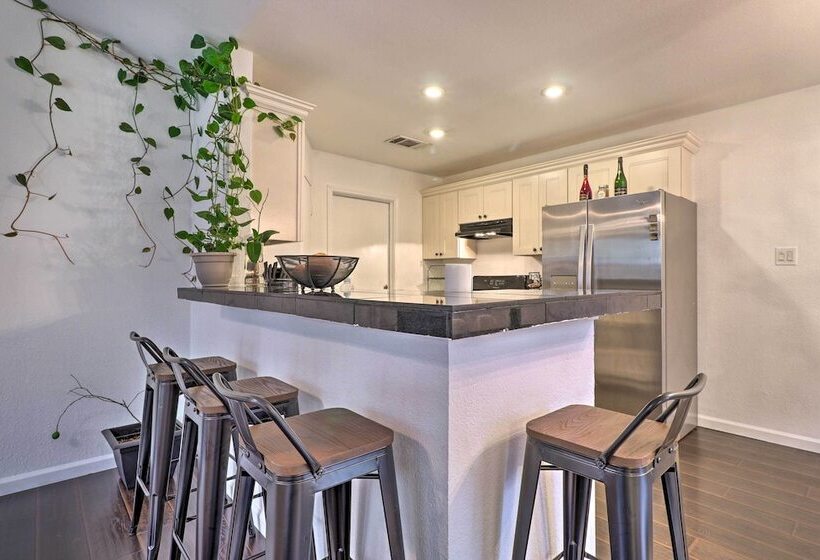 Cozy Austin Area Home W/ Yard, 20 Mi To Dtwn!