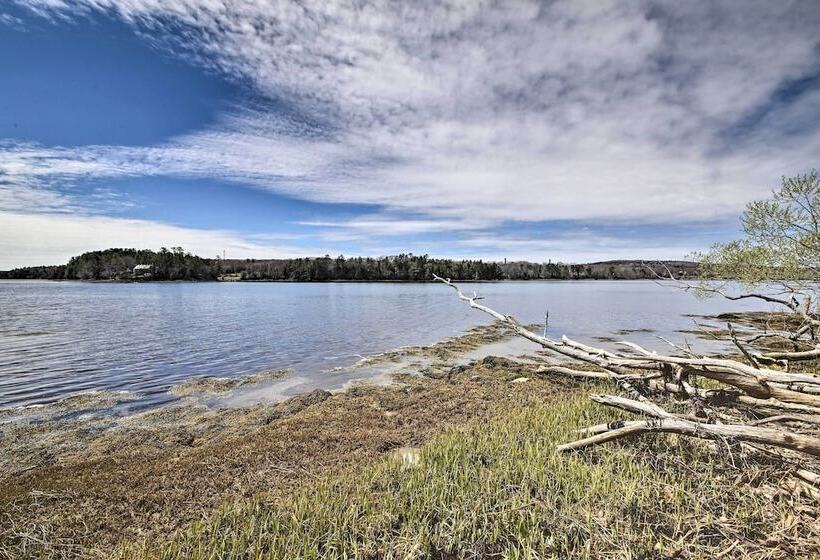 Cozy Colonial Home W/ Bay Access & Water View