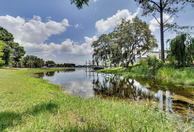 Lakefront Retreat W/ Kayaks & Fire Pit In Clermont