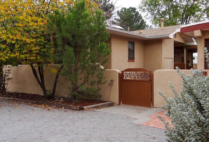 Cozy Las Cruces Home   2 Mi To New Mexico State!