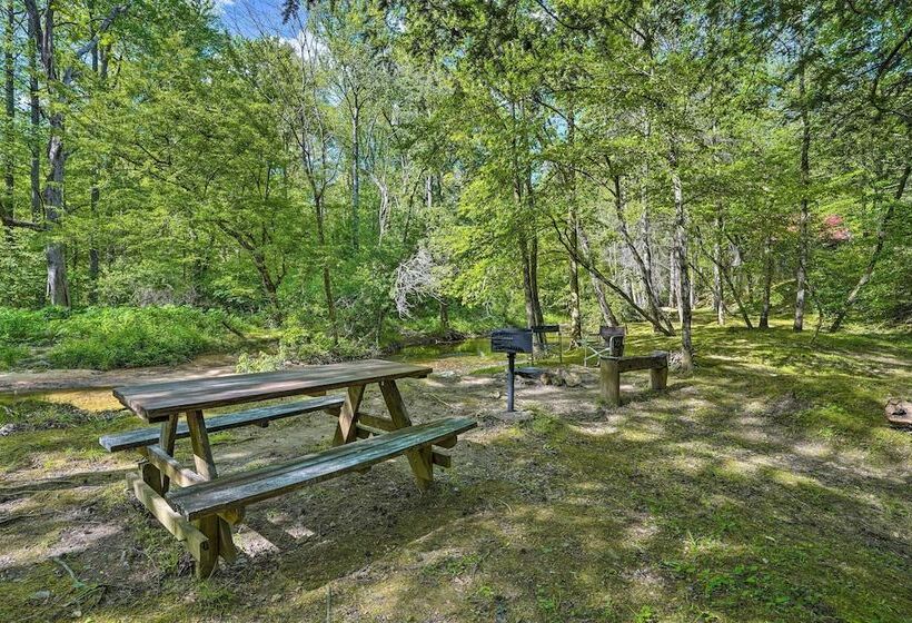 Cozy Tellico Plains Cabin W/ Large Mountain Creek!