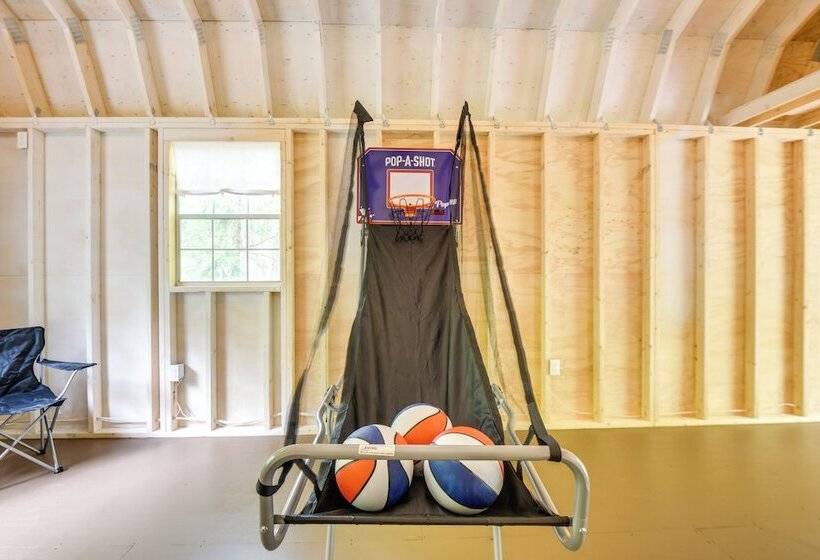 Cozy Tuftonboro Home W/ Deck   Walk To Beaches!