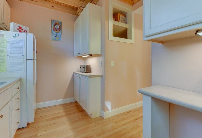 Wnc French Broad Riverwalk Retreat W/ Wifi