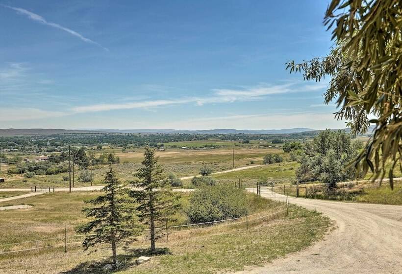 Exquisite Log Home With Lander Valley Views!