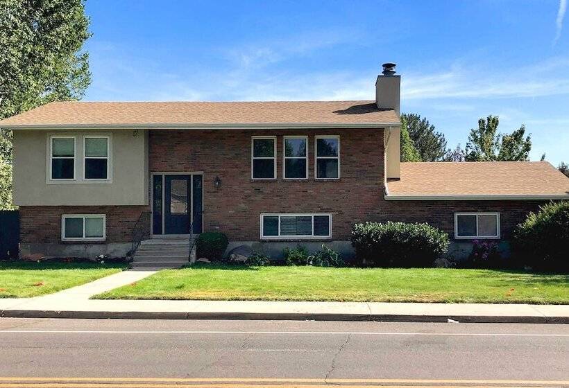 Family Friendly Orem Home Near Uvu & Byu!
