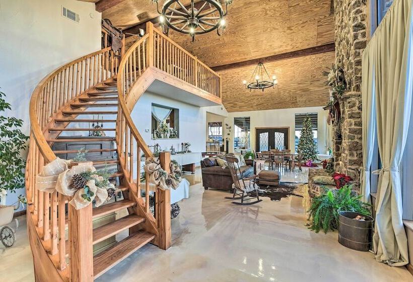 Banquet Hall & Pool: Expansive Forestburg Ranch!