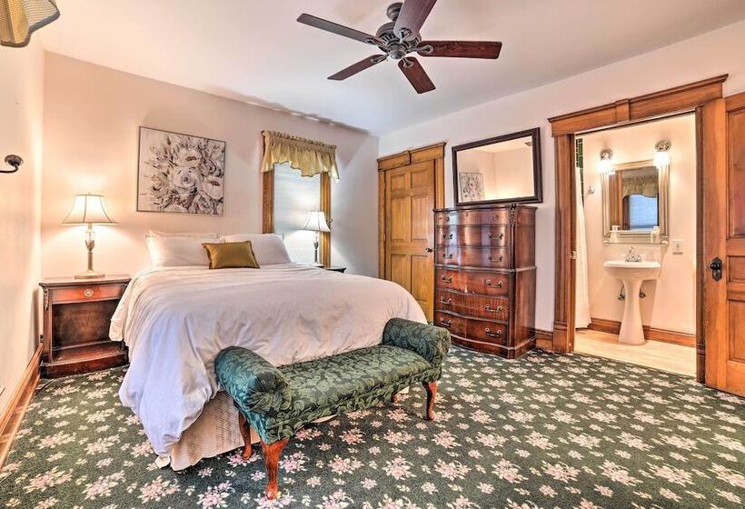 Historic Gaylord Home In Heart Of Downtown!