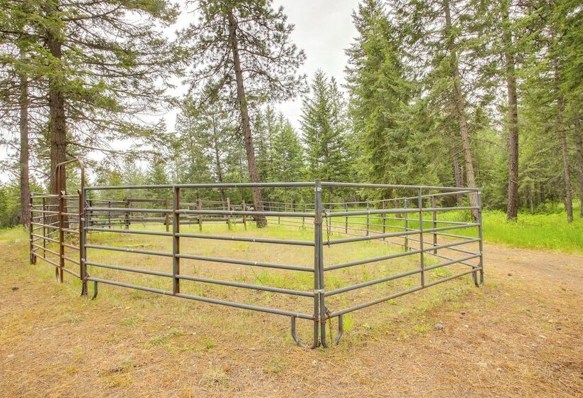 10 Mi To Silverwood: Secluded Getaway!