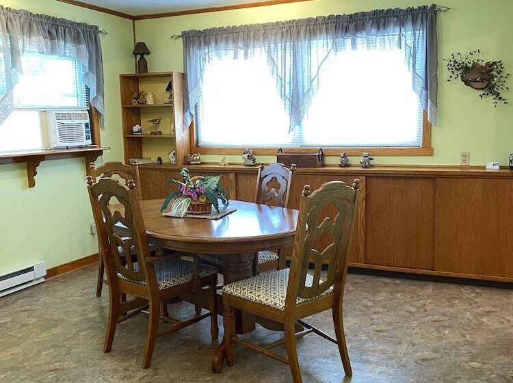 בית מלון כפרי Bennetts Valley Elk Country Inn