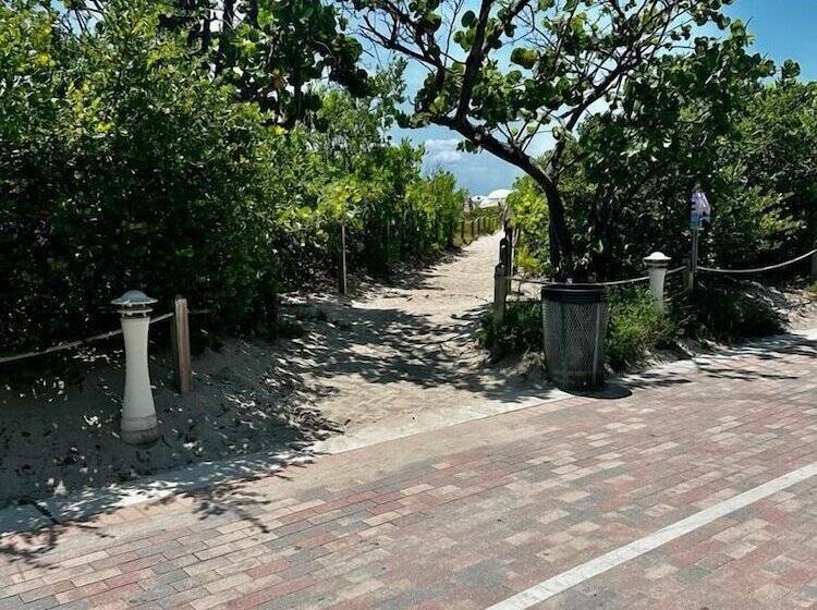 هتل Ocean View Luxury Condo