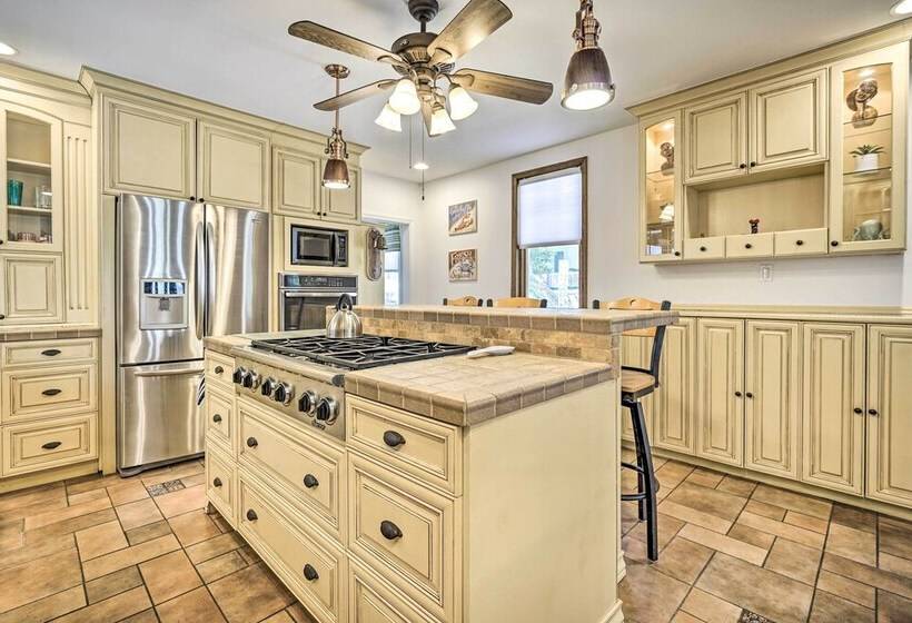 Idyllic Atlantic City Home   1 Block To Beach