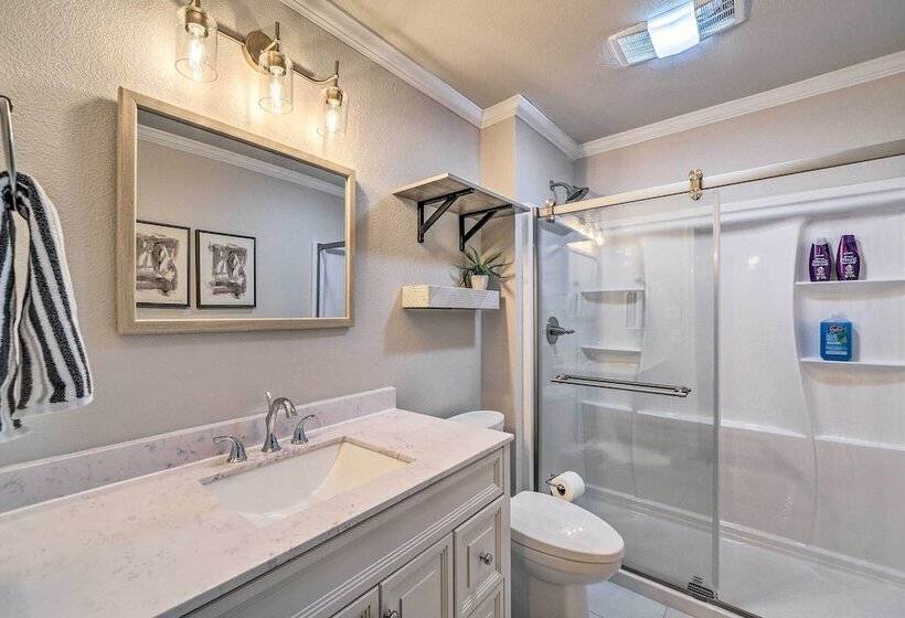 Immaculate  Woodland View  Retreat W/ Hot Tub