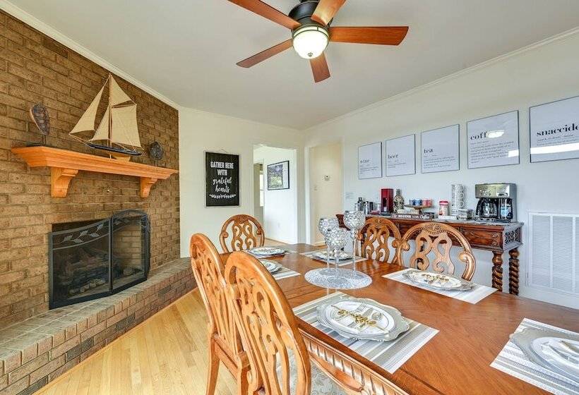 Dock & Kayaks: Lakefront Roanoke Rapids Home