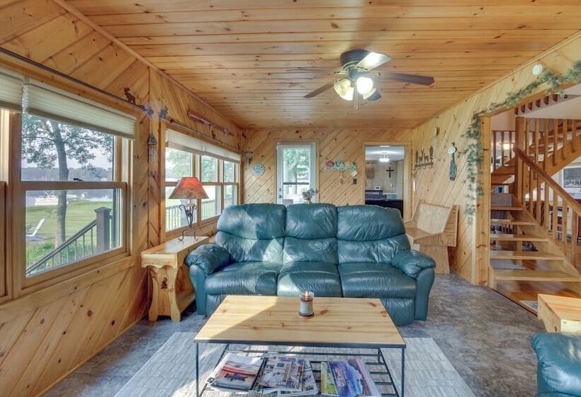 Large Home On Lake Edward W/ Deck & Fire Pit!