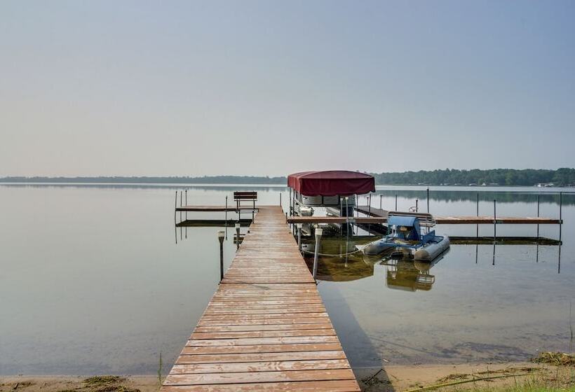 Large Home On Lake Edward W/ Deck & Fire Pit!