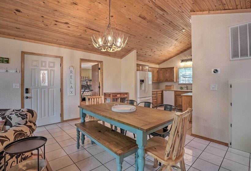 Lush Garfield Cabin W/ Community Pool & Lake!