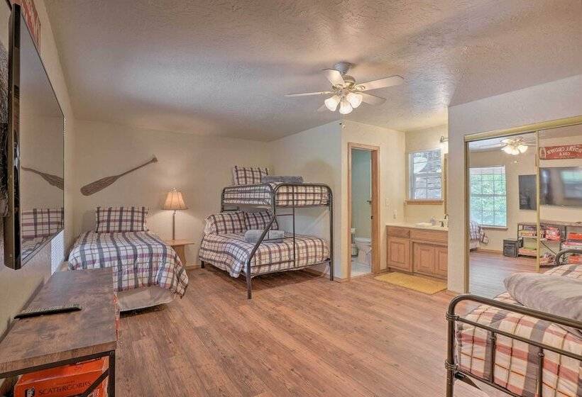 Lush Garfield Cabin W/ Community Pool & Lake!