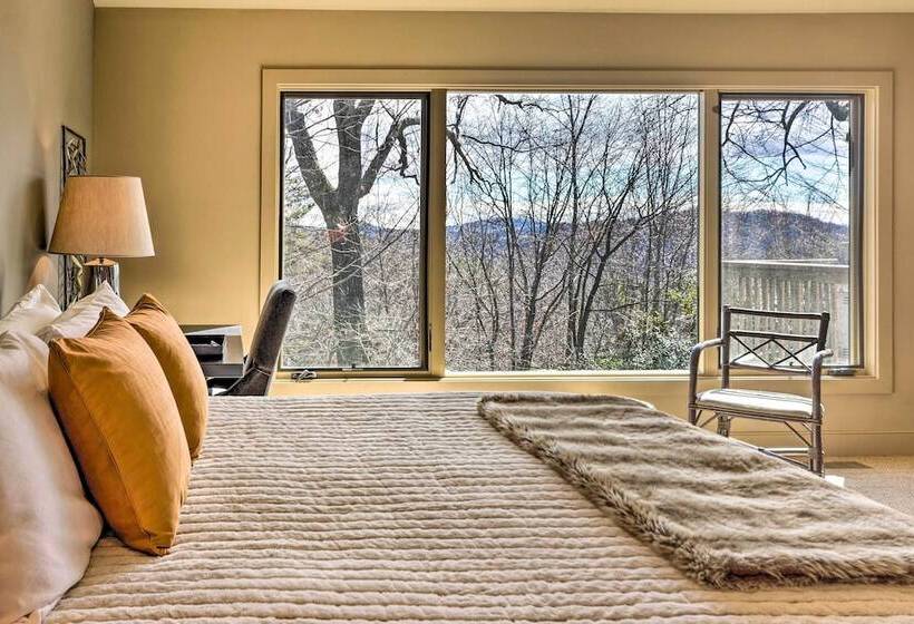 Luxe Rumbling Bald Home W/ Deck & Mountain View