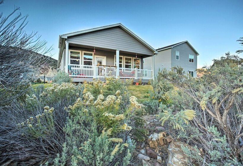 Magnificent Gypsum Retreat On The Colorado River!