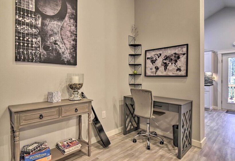 Oregon City Abode ~ 23 Mi To Dtwn Portland!