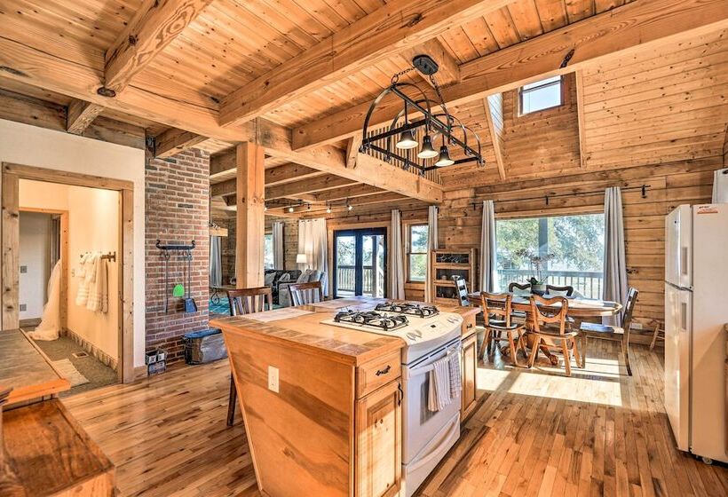 Picturesque Family Cabin W/ Views & Treehouse