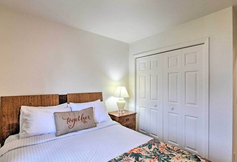 Quaint Ranch Home W/ Yard In Midtown Anchorage!