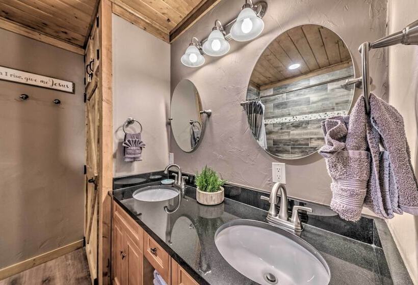 Ruidoso Cabin W/ Patio   Walk To Midtown!