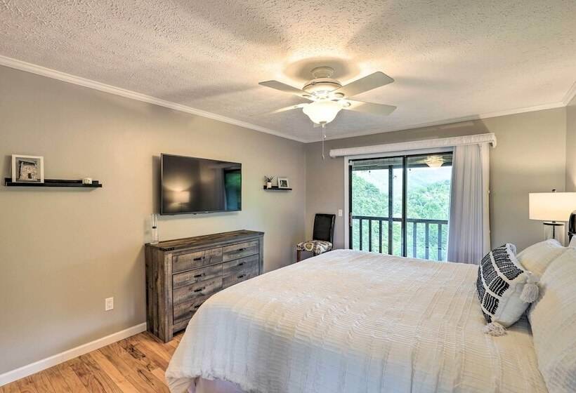 Scenic Smokies Cabin W/ Hot Tub In Golf Community!