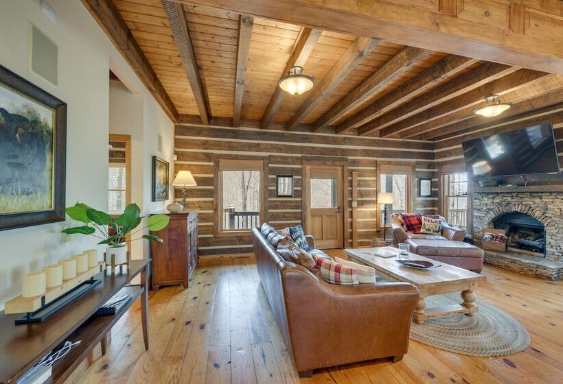 Hot Tub & Fire Pit: Secluded Gem In Franklin