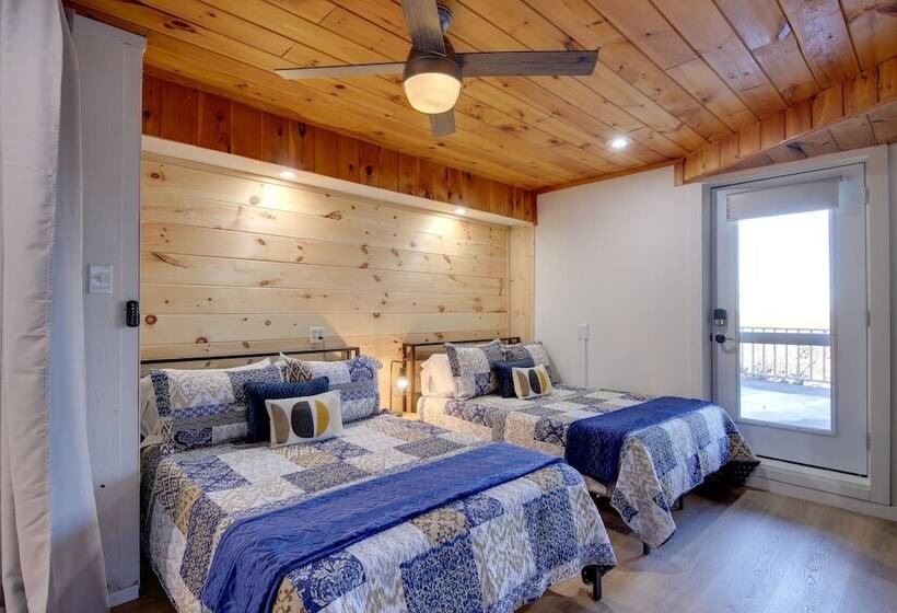 Smoky Mountains Cabin W/ Lake Access & Game Room!