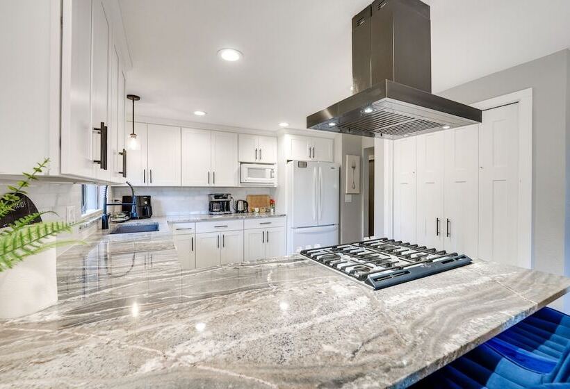 Mount Vernon Home W/ Private Hot Tub