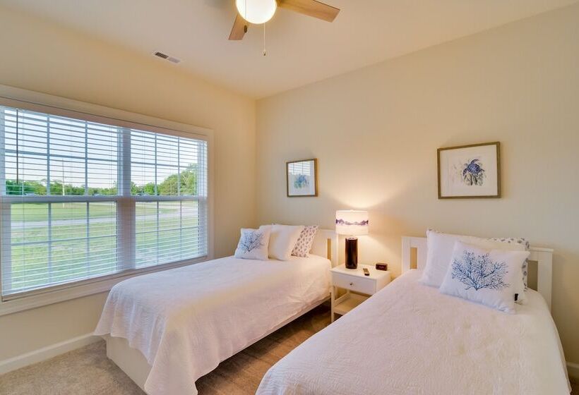 Stunning Cape Charles Retreat ~ 1 Mi To Beach