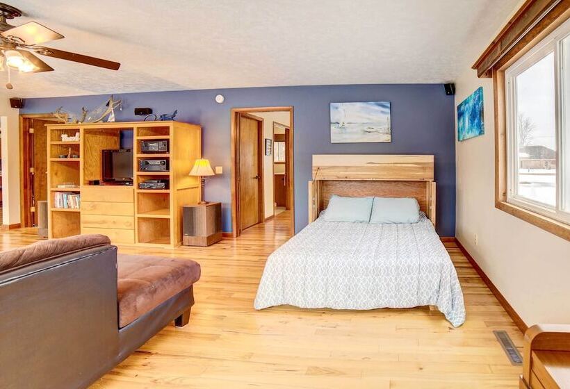 Waterfront Evart House On Chippewa Lake Channel