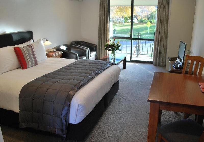 Carrick Lodge Motel