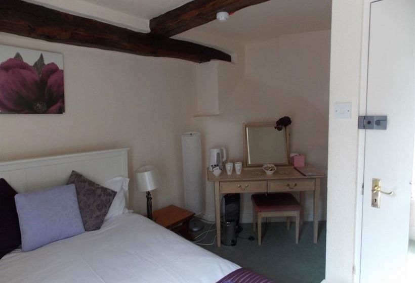 פונדק The Friars