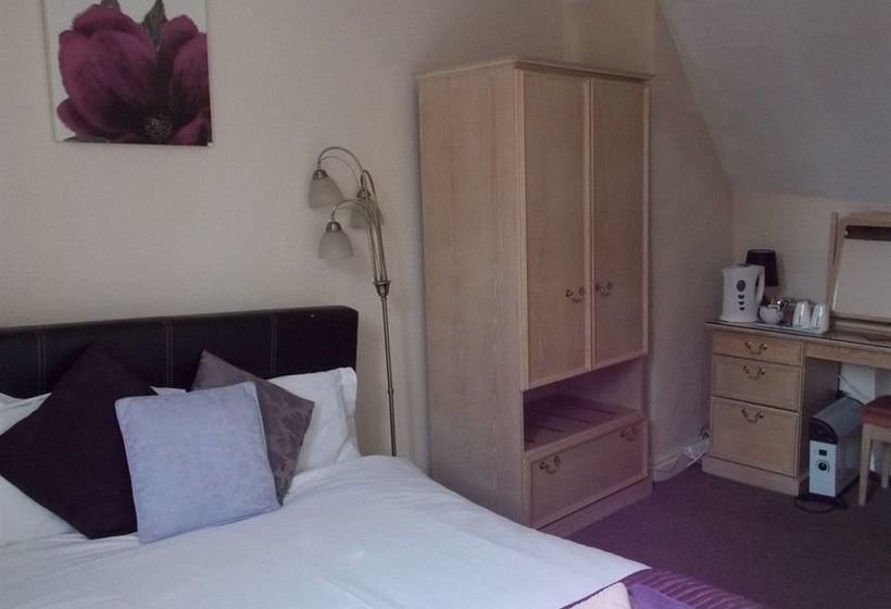 פונדק The Friars