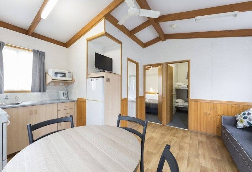 هتل Alivio Tourist Park Canberra