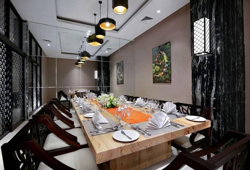 هتل Aston Pasteur