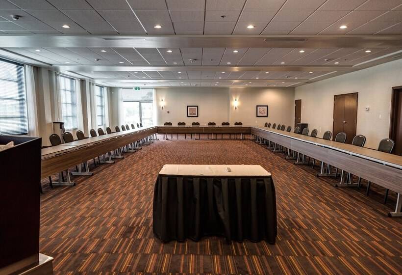 בית מלון כפרי Four Points By Sheraton Sherwood Park