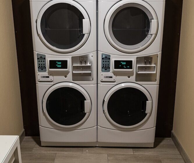 בית מלון כפרי Four Points By Sheraton Sherwood Park