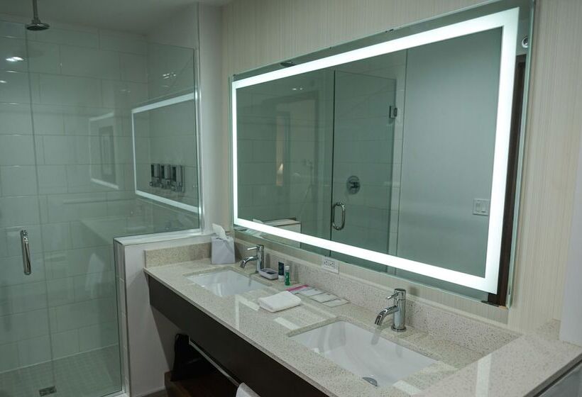 בית מלון כפרי Four Points By Sheraton Sherwood Park