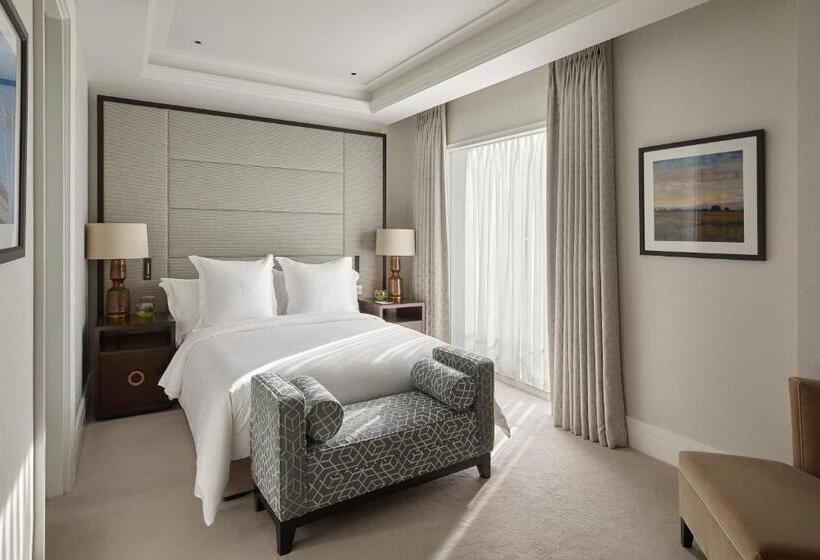 Four Seasons Hotel London At Tower Bridge