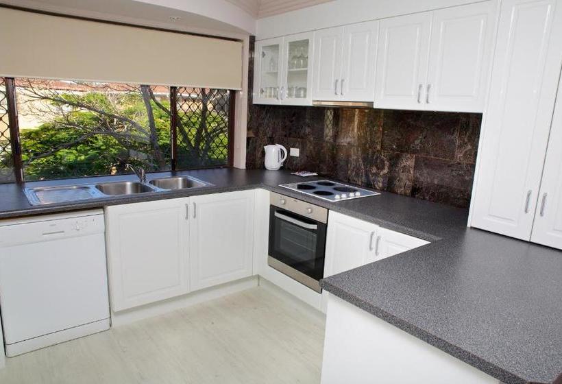 בית מלון כפרי Grangewood Court Apartments