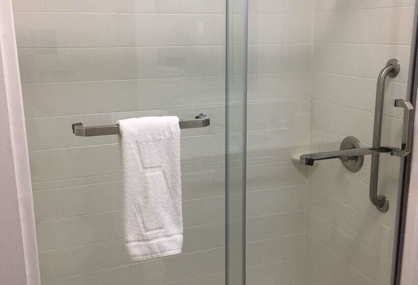 فندق Hampton Inn Mcpherson