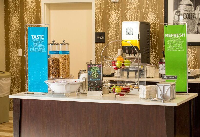 فندق Hampton Inn Mcpherson