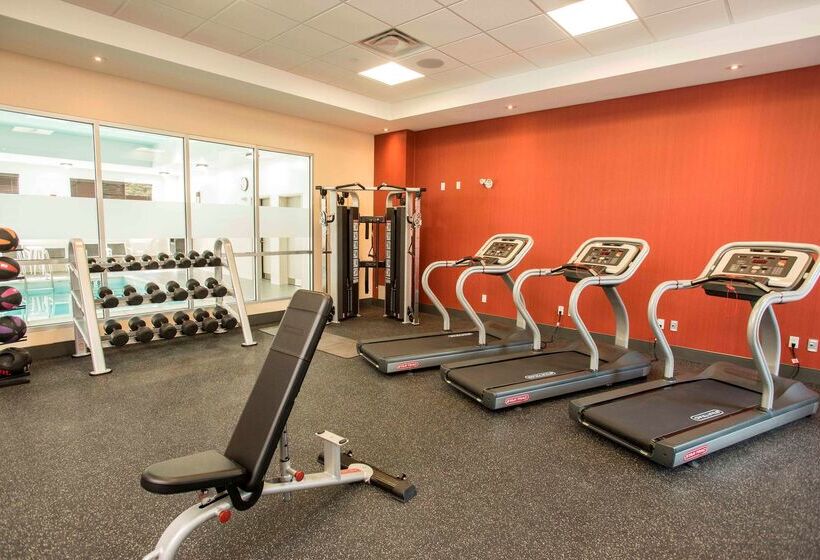 هتل Hampton Inn & Suites By Hilton Thunder Bay