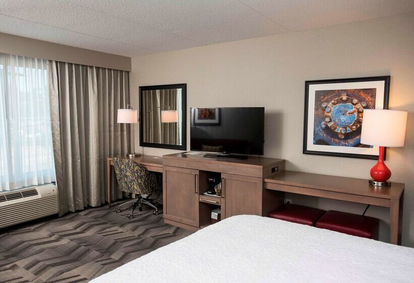 هتل Hampton Inn & Suites By Hilton Thunder Bay